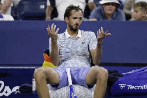 US Open 2025: Medvedev Suffers Shock Exit; Sabalenka, Djokovic Advance Amidst Upsets and Triumphs