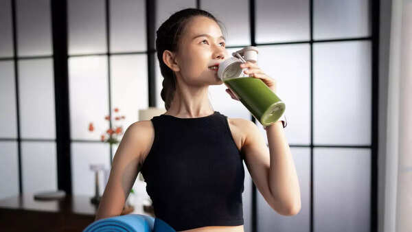 Nutritional benefits of drinking smoothies.
