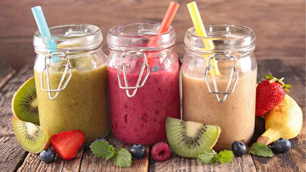 Different smoothie variations and ingredients.