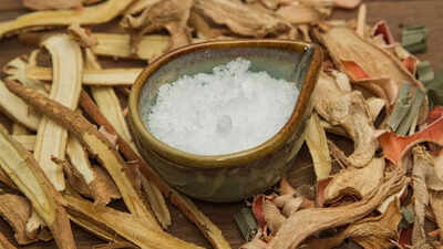 Remove musty smell in rainy season: Stylish and effective ways to use camphor at home