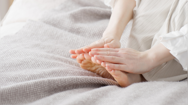 Temperature swings in feet