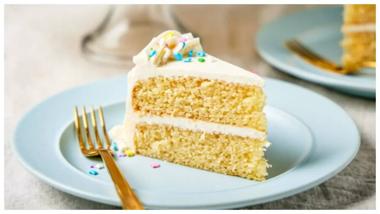 Costco’s brand-new carrot cake bar divides the internet over 1 ingredient