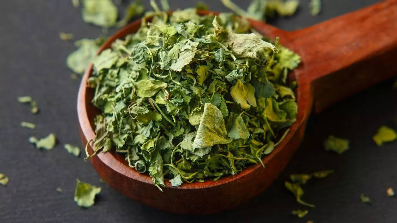 Methi (fenugreek) seeds for hair thickness and shine