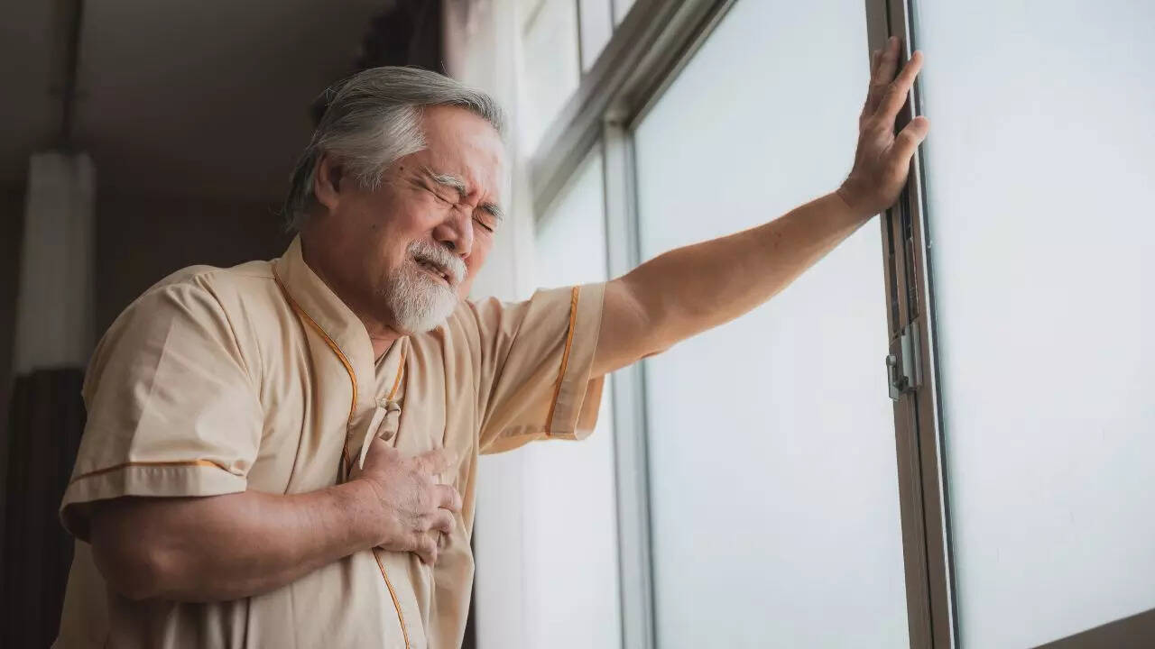 Potential mechanisms linking sensory loss and heart disease